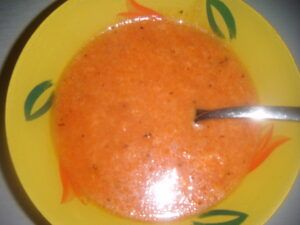 Rajská polévka připravovaná z pyré